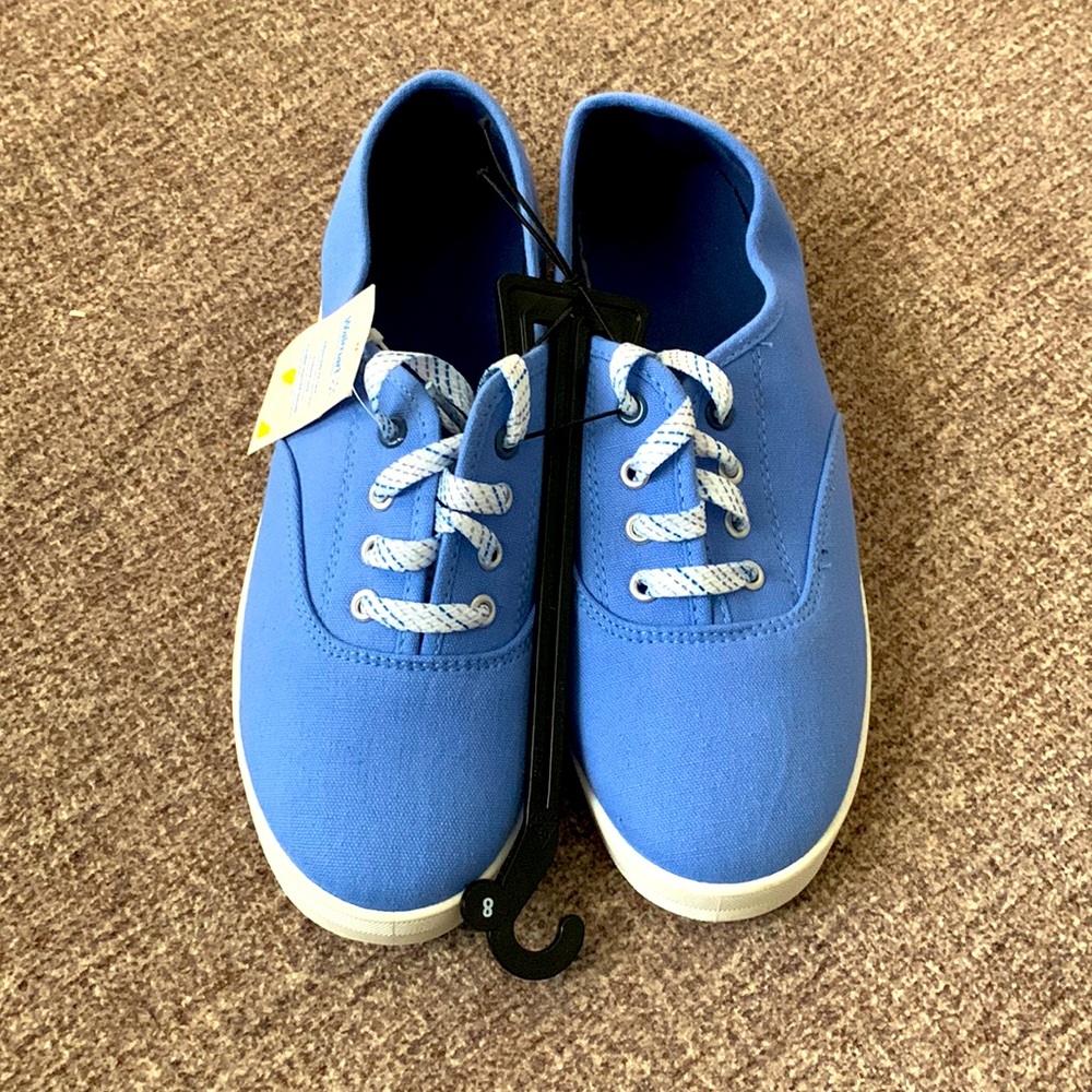 🌺 Casual Light Blue Women’s Canvas Shoes. Size 8
